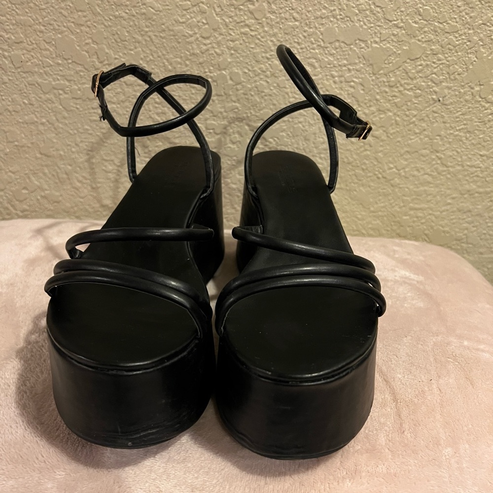 Princess Polly platform wedges - Picture 3 of 3